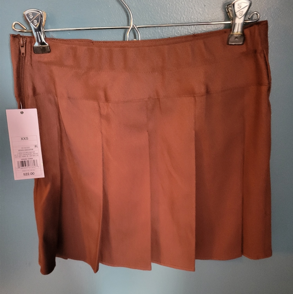 Wild Fable NWT brown pleated mini skirt